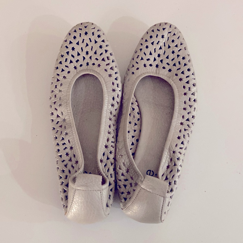 Arche Lilly Ballet Silver Leather Cutout flats. Size 39 Fits 8 Made in France